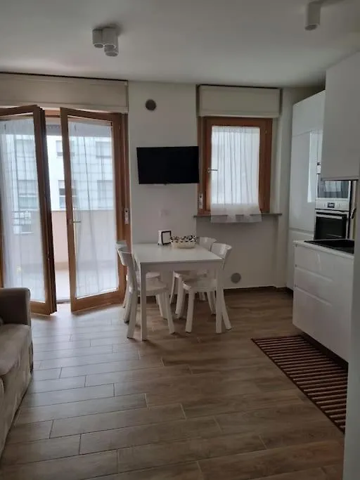 Milano Lambrate Charming Suite Vicino A Aeroporto Linate Metro4 E Ospedale San Raffaele 0*, Milan