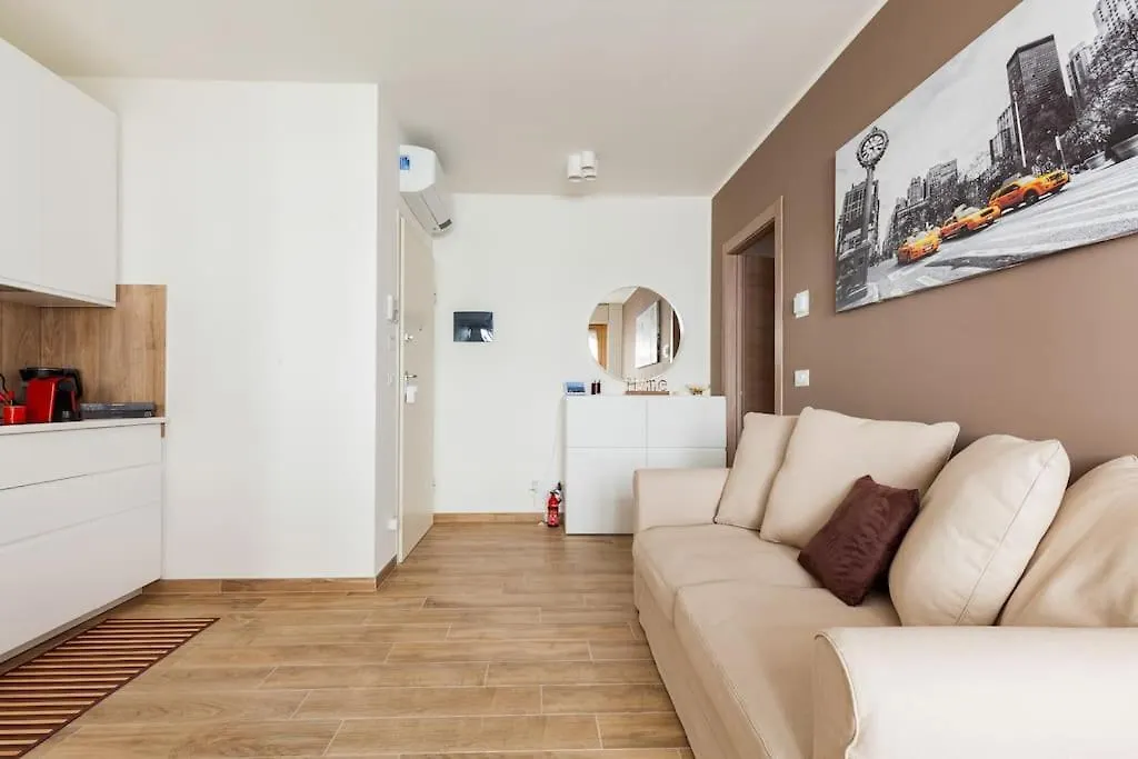 Apartment Milano Lambrate Charming Suite Vicino A Aeroporto Linate Metro4 E Ospedale San Raffaele Italy