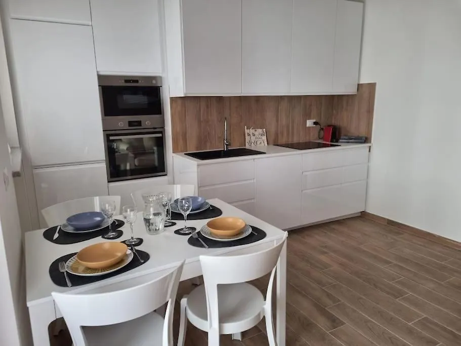 Milano Lambrate Charming Suite Vicino A Aeroporto Linate Metro4 E Ospedale San Raffaele Milan