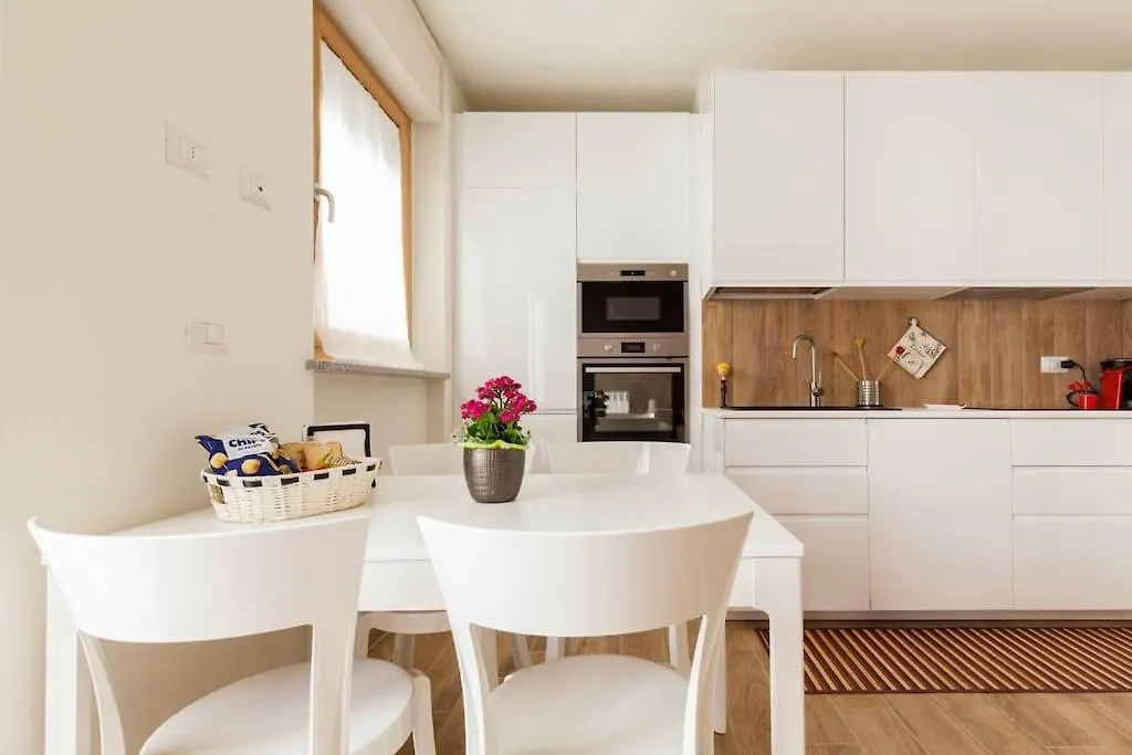 Milano Lambrate Charming Suite Vicino A Aeroporto Linate Metro4 E Ospedale San Raffaele Apartmán